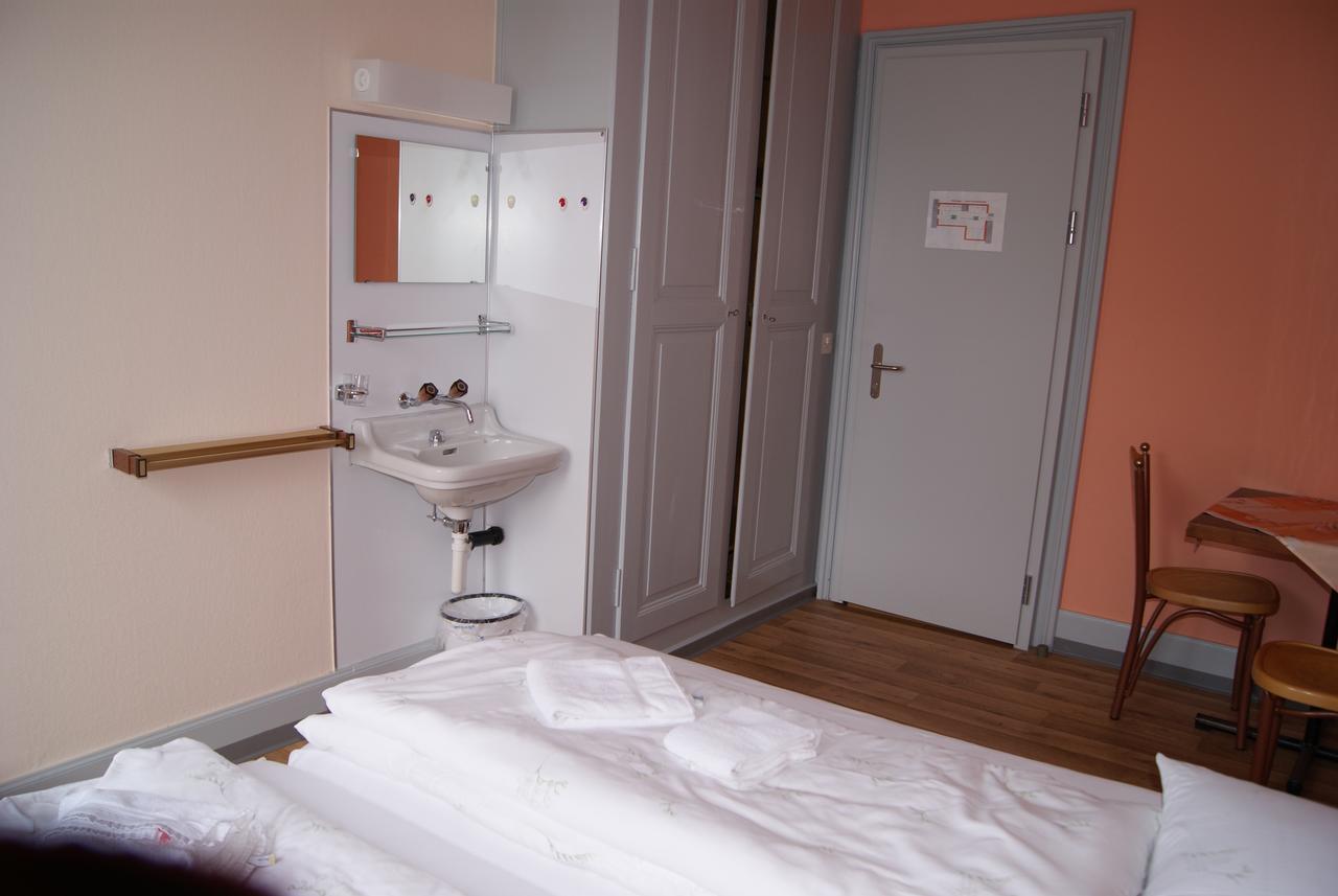 Hotel Schlosspintli Spiez Zewnętrze zdjęcie